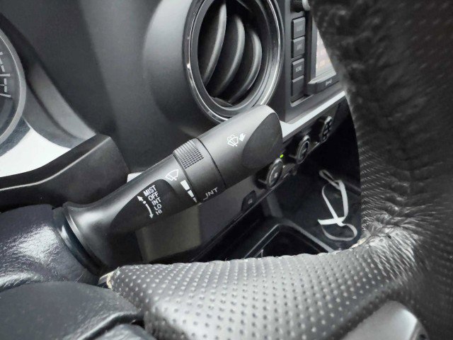 Used 2017 Toyota Tacoma SR5 image 26