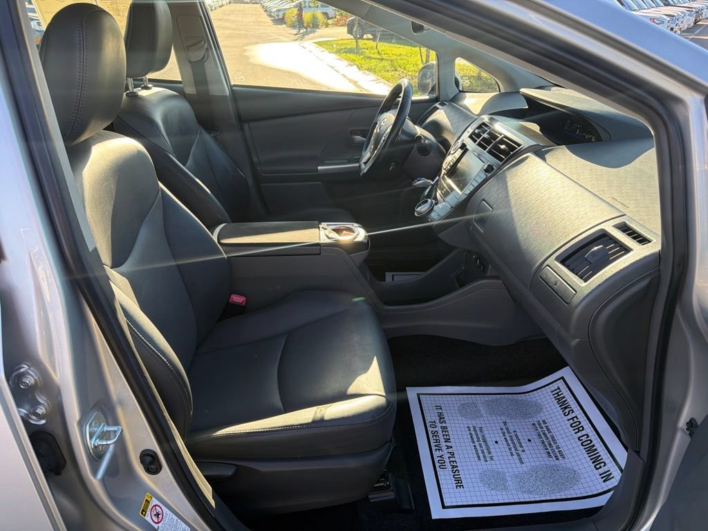 Used 2014 Toyota Prius V Five FWD image 12