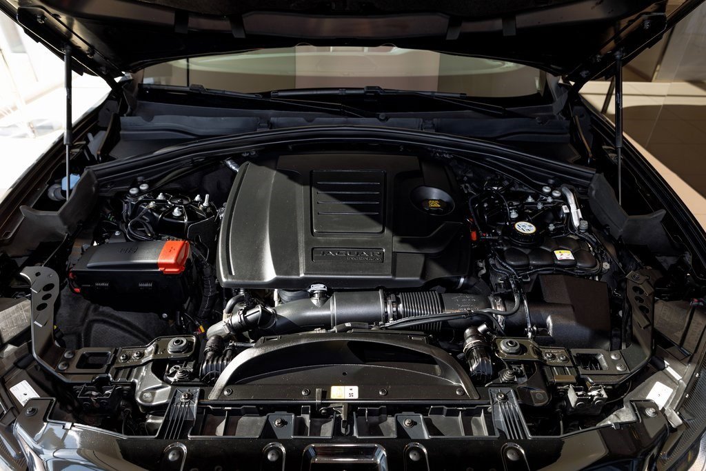 Used 2025 Jaguar F-PACE R-Dynamic S image 43