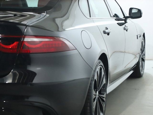 Used 2024 Jaguar XF R-Dynamic SE image 8