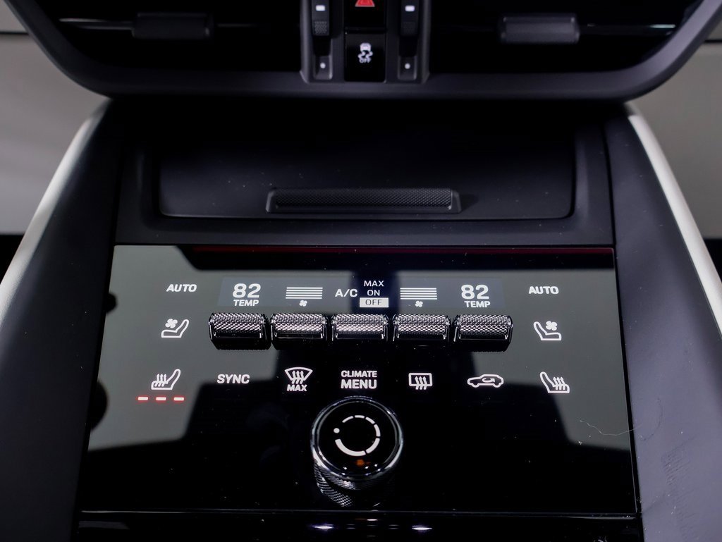 New 2025 Porsche Macan Electric image 19