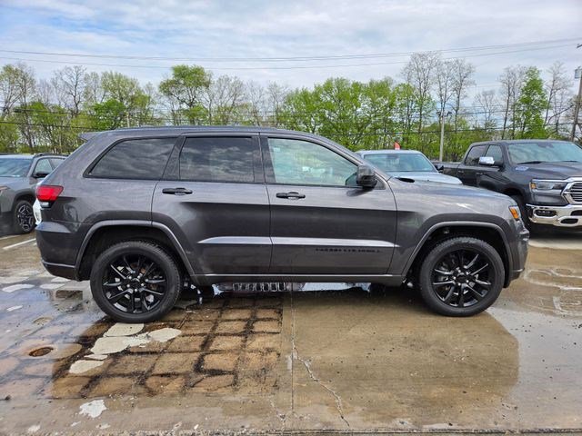 Used 2020 Jeep Grand Cherokee Altitude image 15