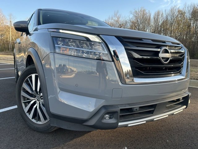 Used 2022 Nissan Pathfinder Platinum w/ Cargo Package image 21