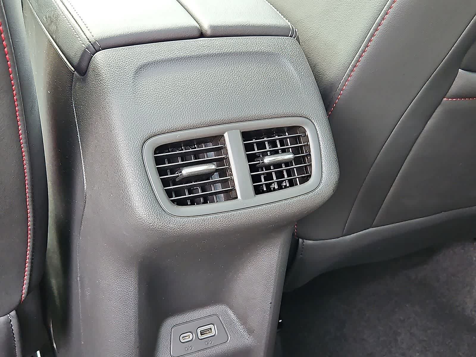 Used 2022 Buick Envision Essence w/ Technology Package II FWD image 28