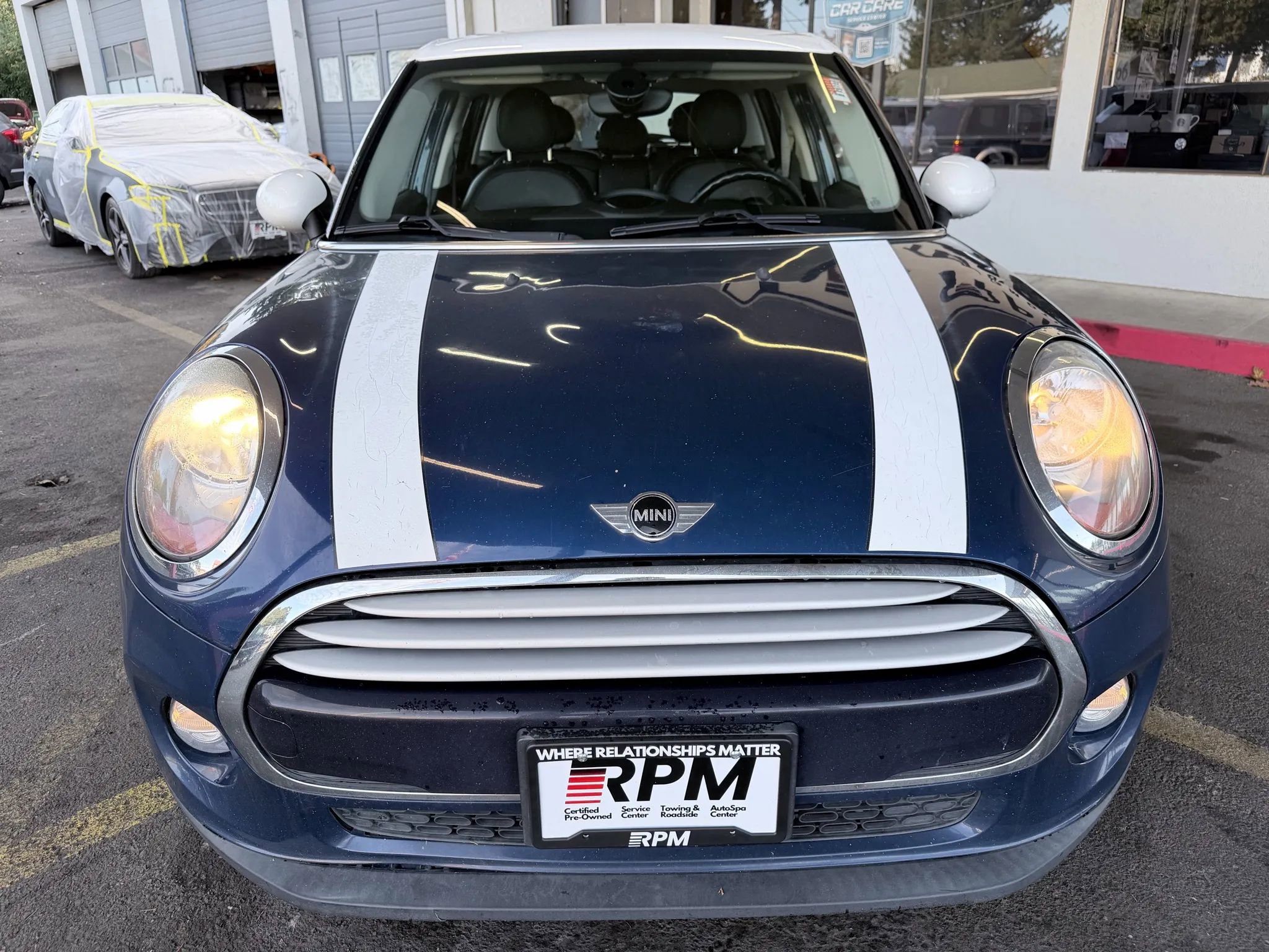Used 2015 MINI Cooper 4-Door Hardtop image 2