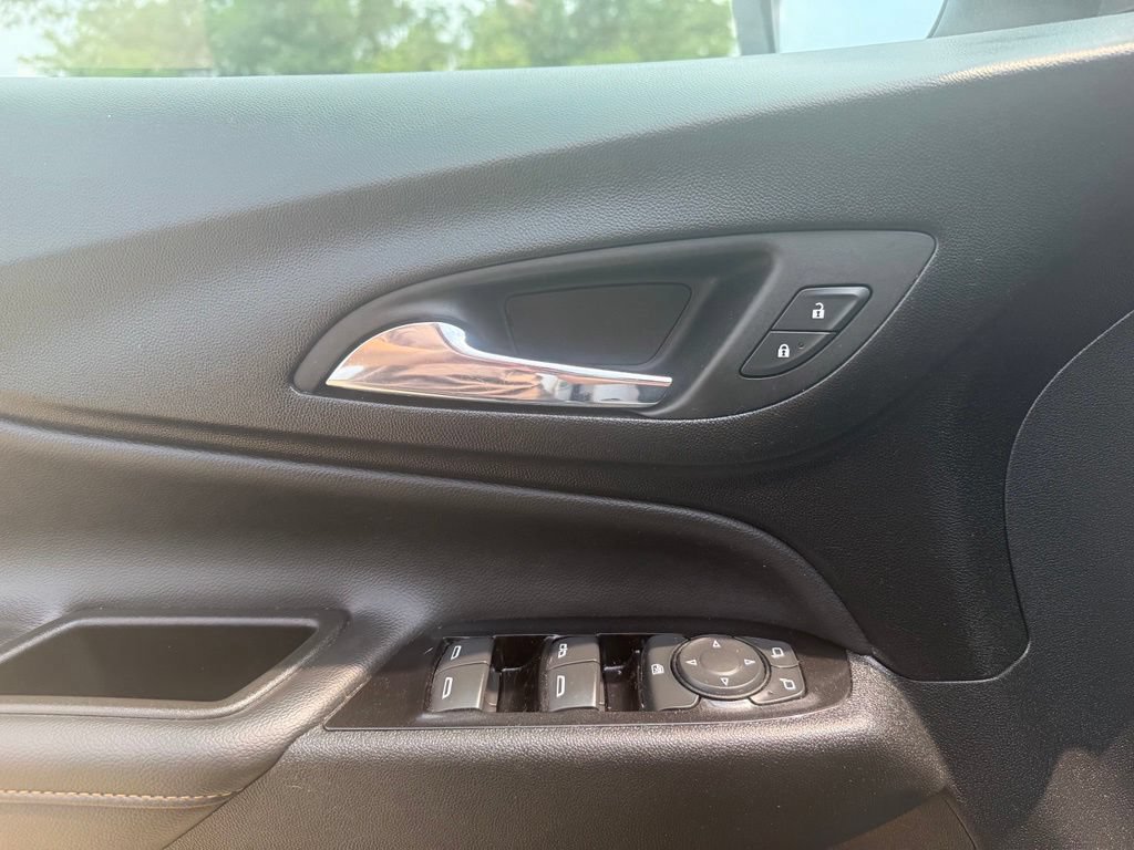 Used 2022 Chevrolet Equinox Premier FWD image 28