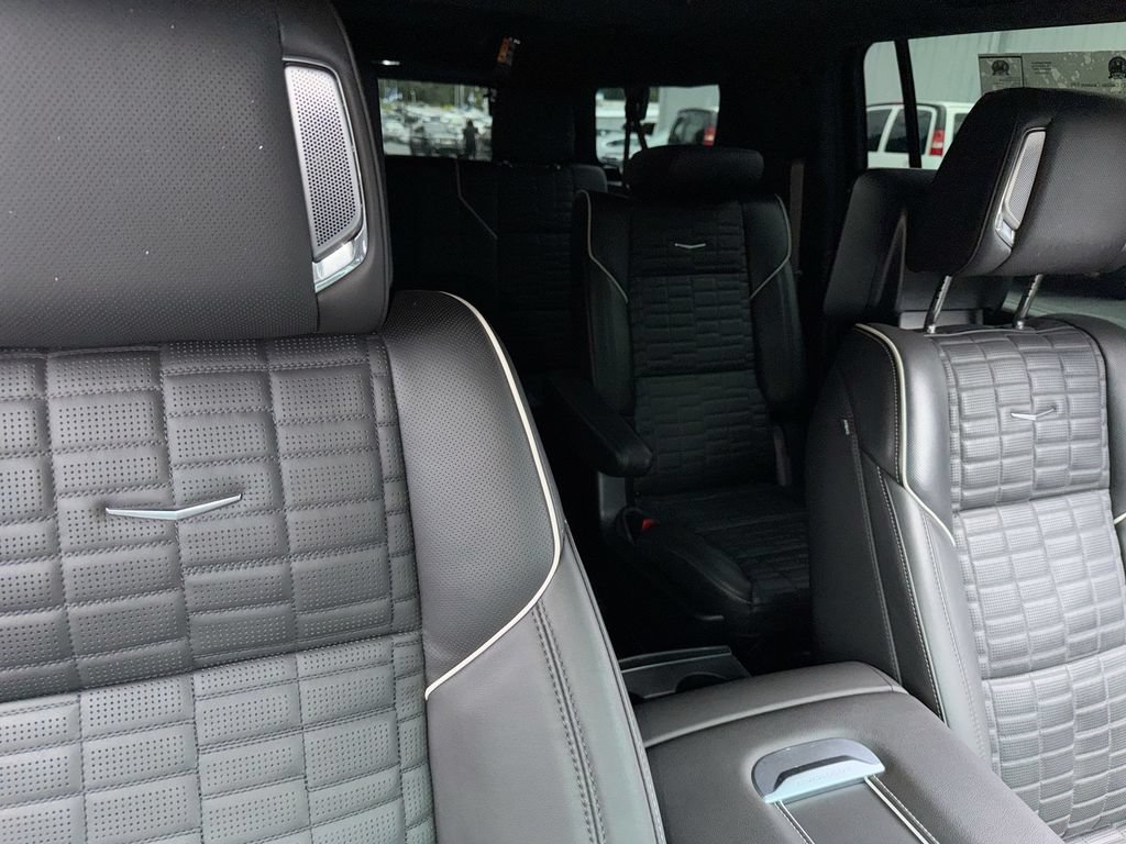 Used 2025 Cadillac Escalade ESV Sport Platinum AWD/4WD image 34