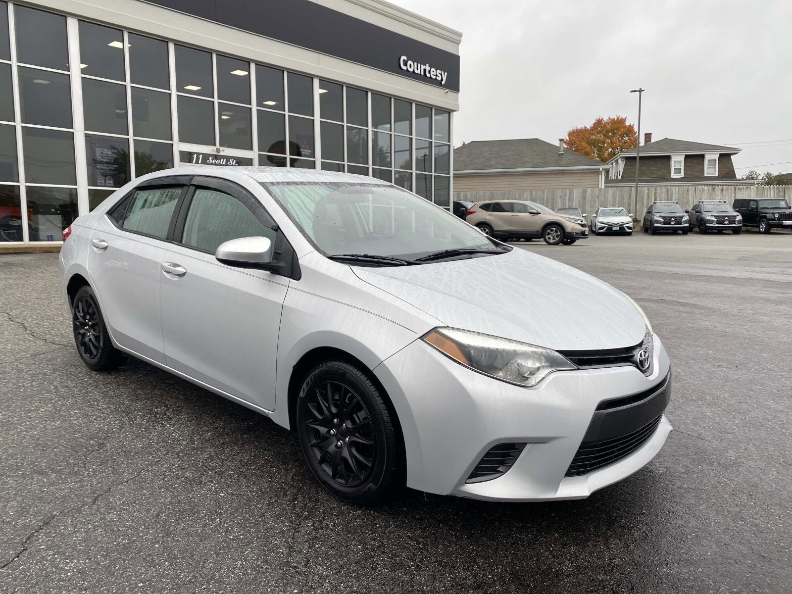 Used 2015 Toyota Corolla LE image 8