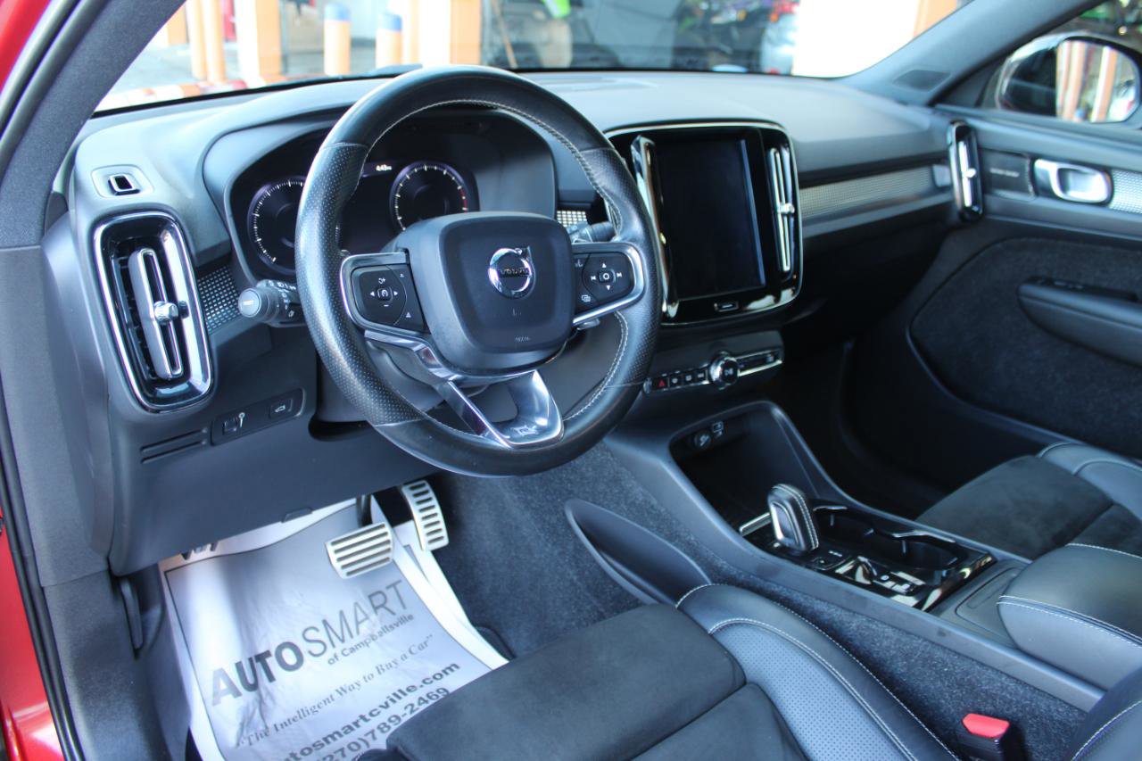 Used 2019 Volvo XC40 T5 R-Design image 14