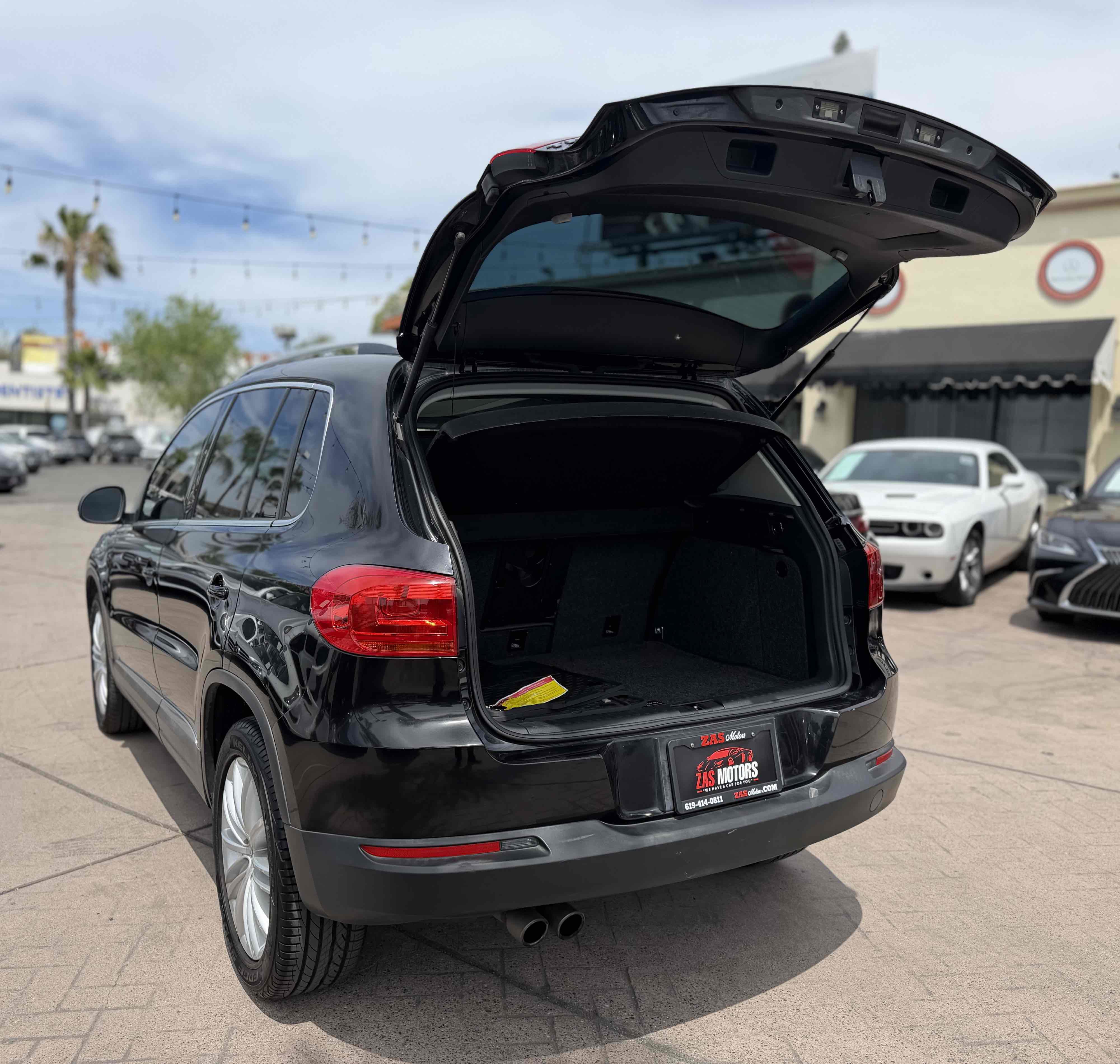 Used 2013 Volkswagen Tiguan SE FWD image 12
