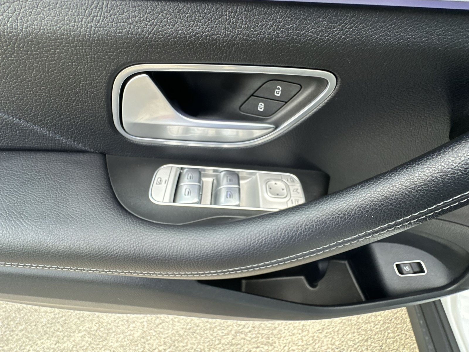 Used 2022 Mercedes-Benz GLE 350 4MATIC image 23