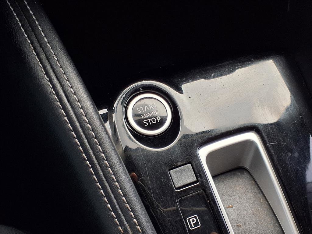 Used 2018 Nissan Kicks SV image 9