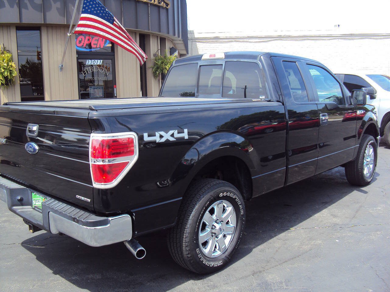 Used 2014 Ford F150 XLT w/ XLT Chrome Package AWD/4WD image 5