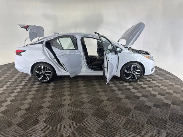 Certified 2025 Nissan Versa SR w/ Trunk Package FWD image 13