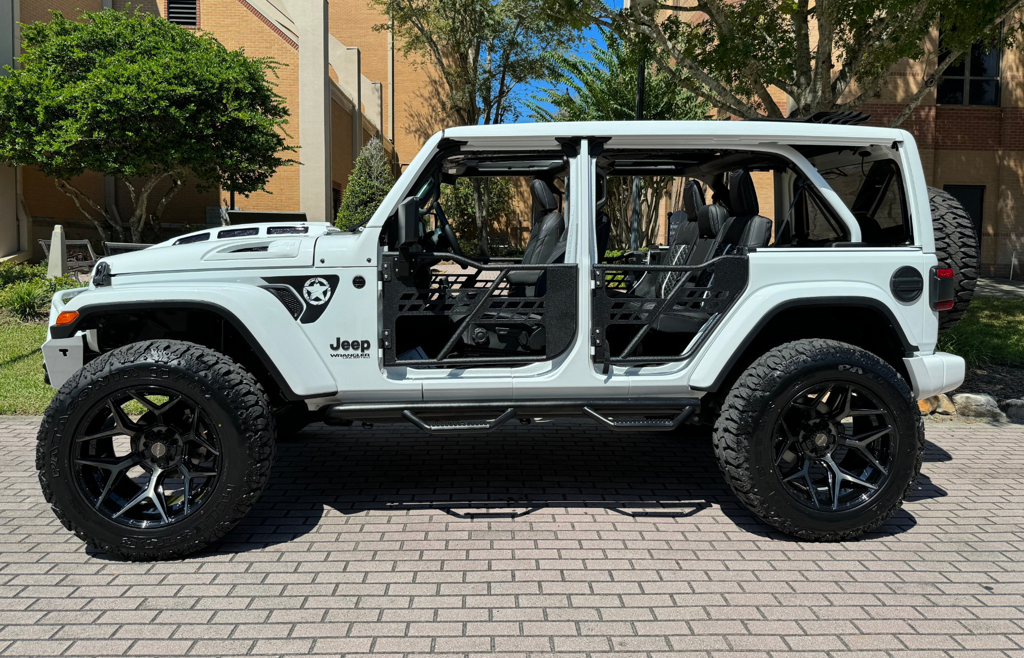 Used 2022 Jeep Wrangler Unlimited Sahara AWD/4WD image 53