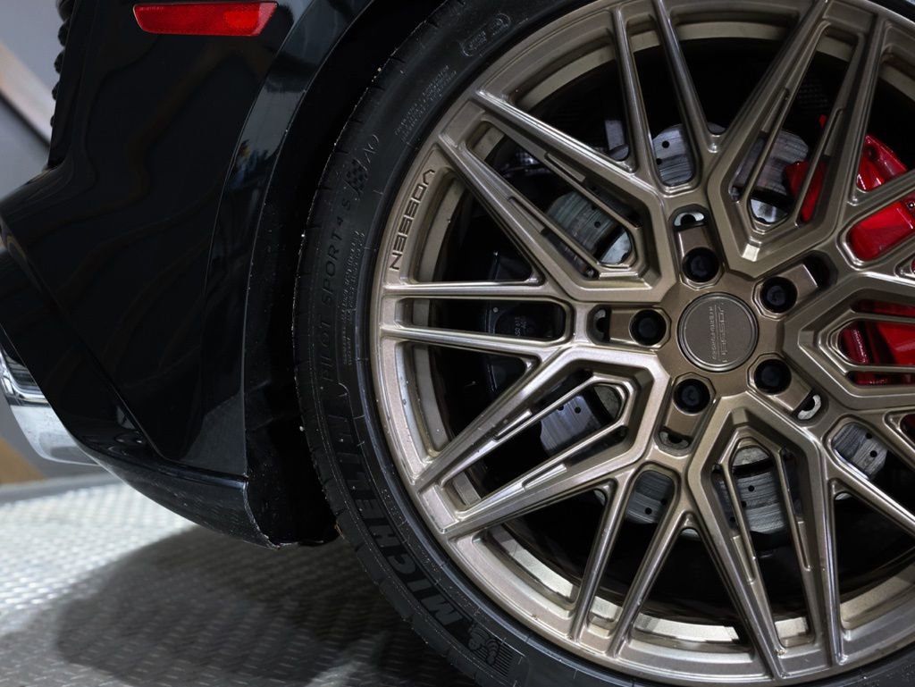 Used 2023 Audi R8 V10 performance w/ Carbon Exterior Package image 12