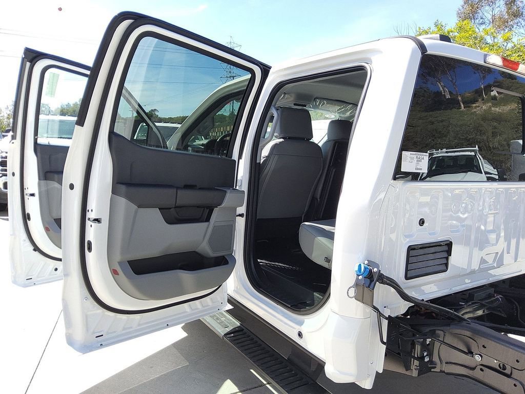 New 2026 Ford F550 2WD Crew Cab Super Duty image 13