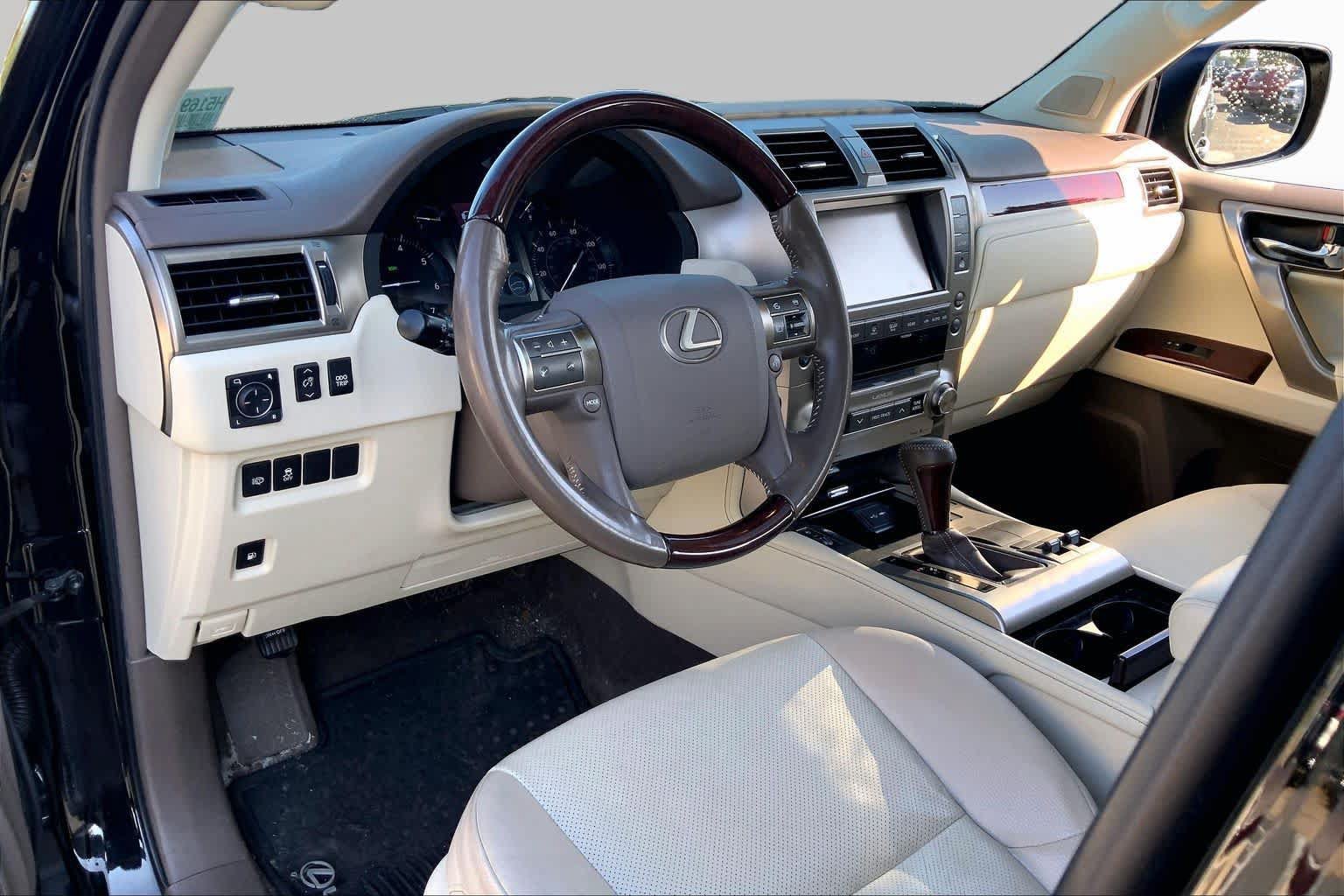 Used 2017 Lexus GX 460 Premium AWD/4WD image 18