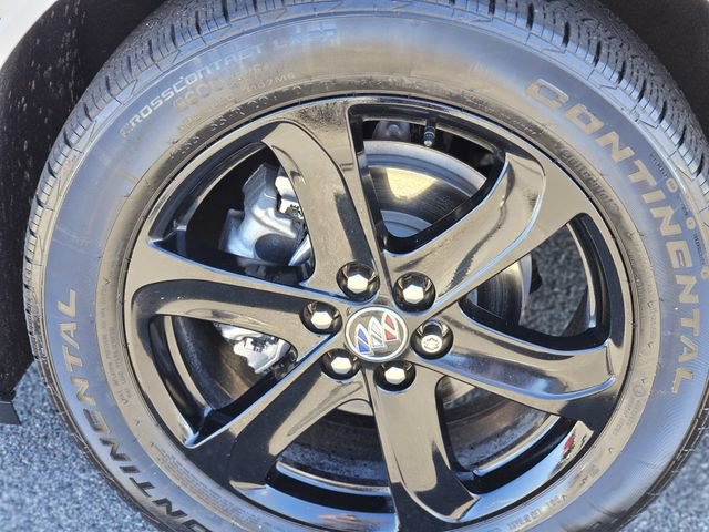 Used 2023 Buick Enclave Essence w/ Sport Touring Edition image 10