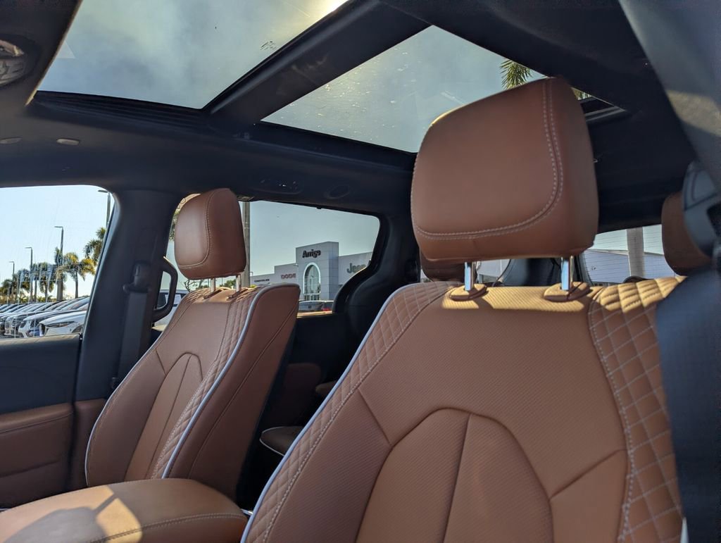 New 2026 Chrysler Pacifica Pinnacle w/ Trailer Tow Group image 13