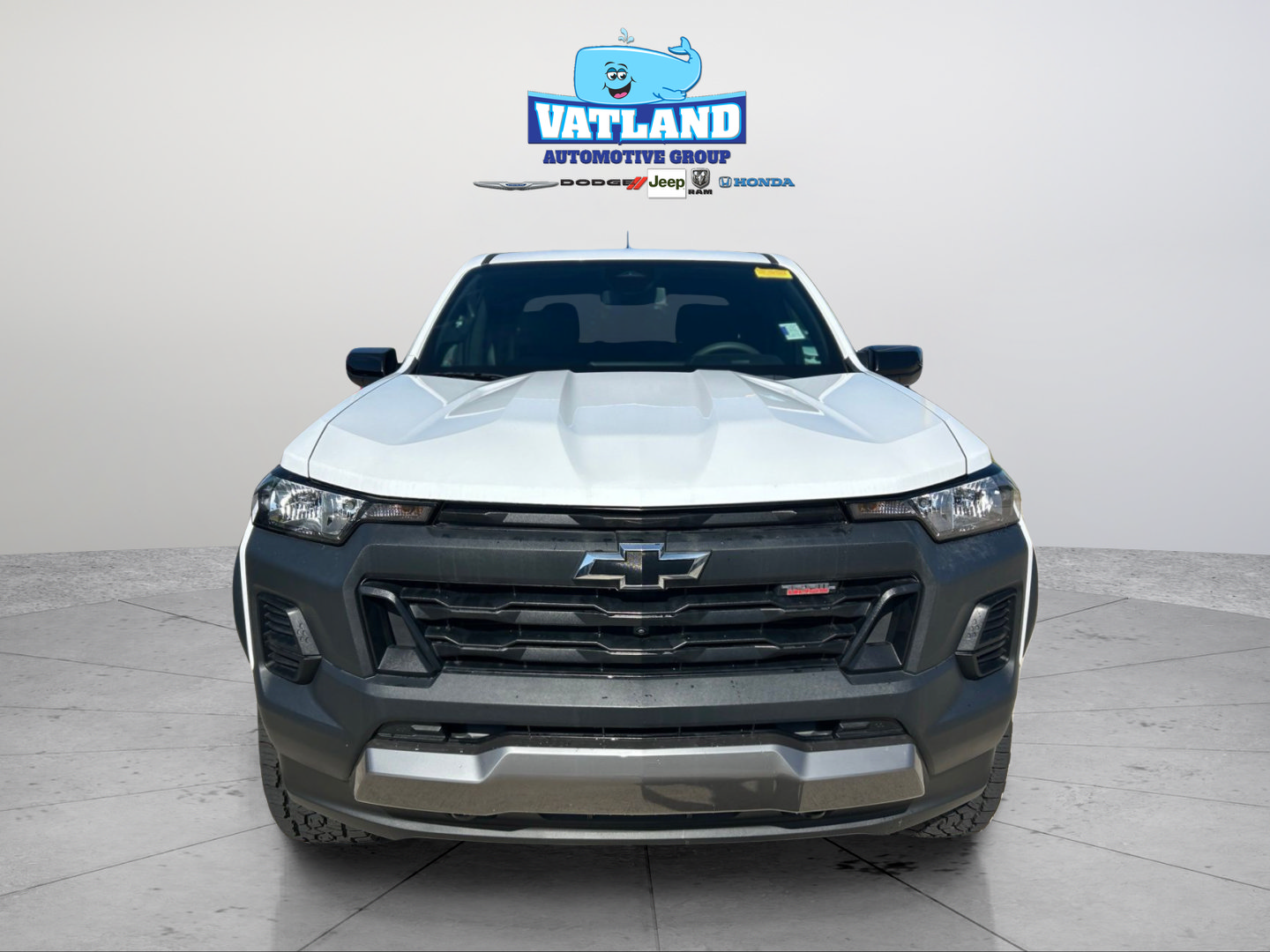 Used 2024 Chevrolet Colorado Trail Boss w/ Technology Package AWD/4WD image 8