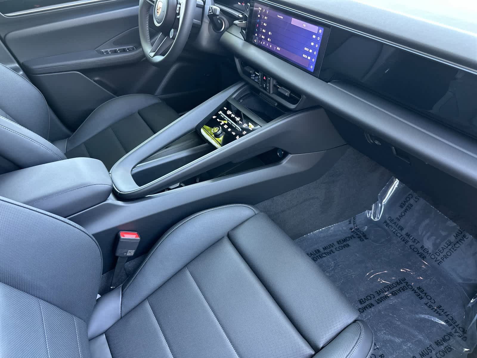 New 2026 Porsche Macan Electric RWD image 17