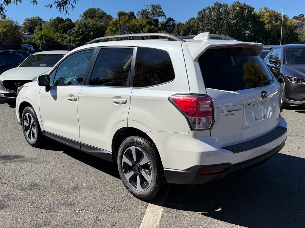 Used 2018 Subaru Forester 2.5i Limited AWD/4WD image 8