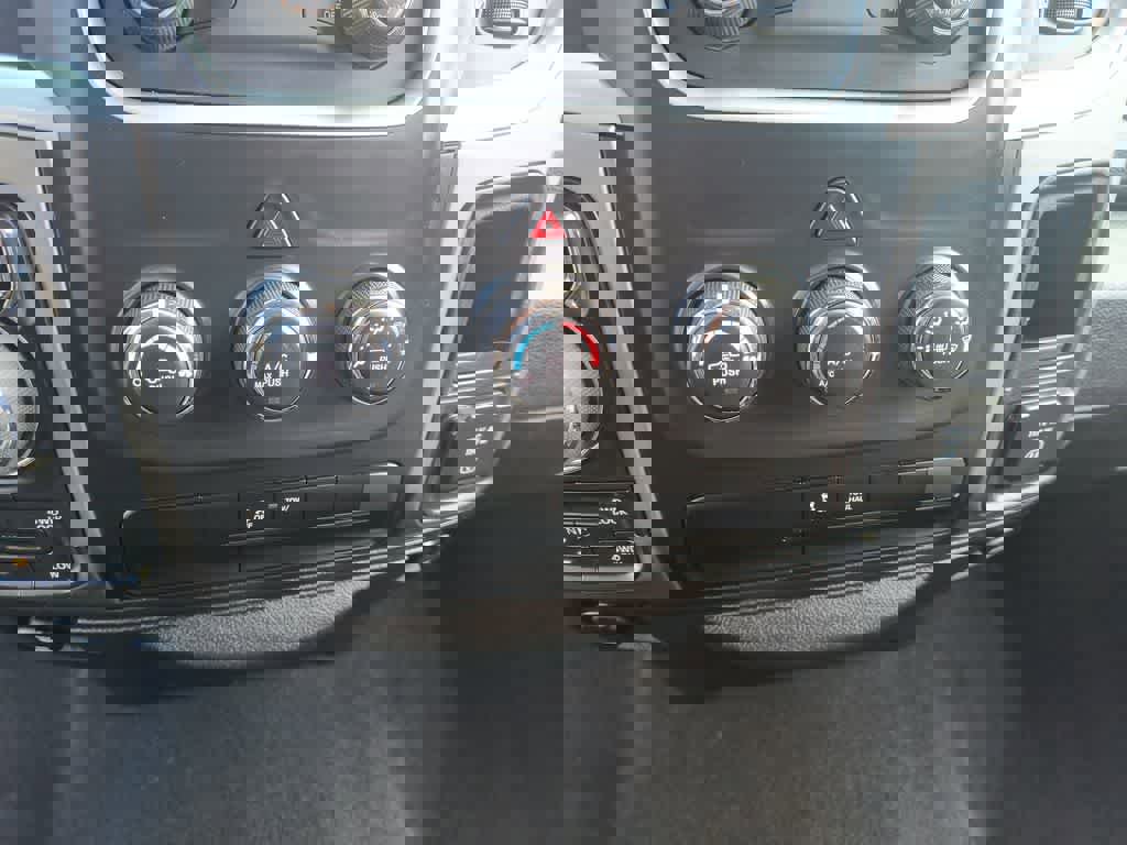 Used 2023 RAM 1500 Classic SLT image 18