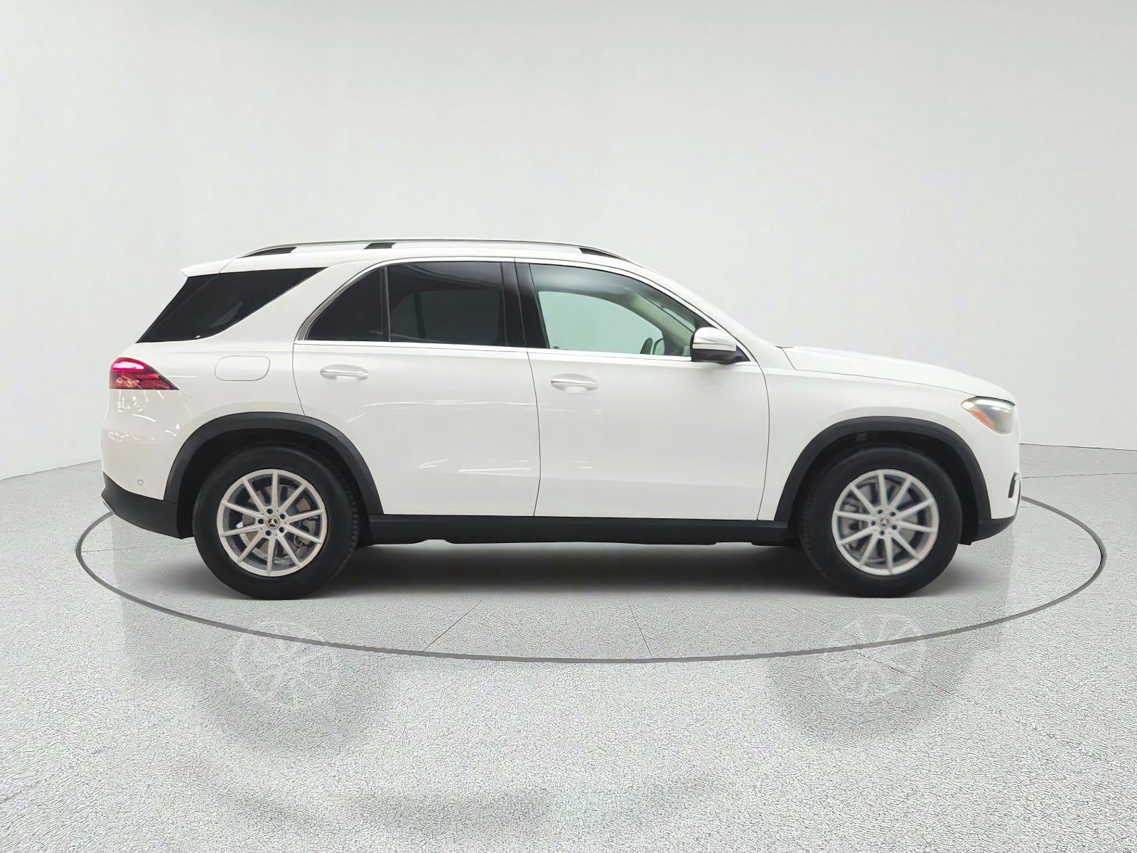 Used 2024 Mercedes-Benz GLE 450 4MATIC image 4