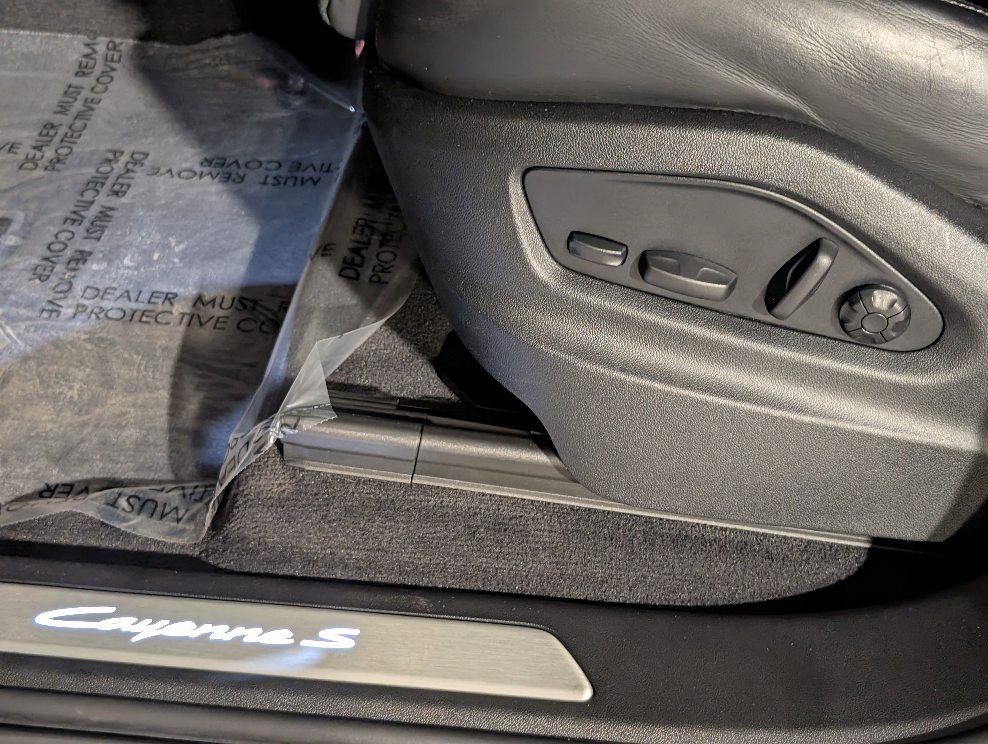 Certified 2025 Porsche Cayenne S image 17