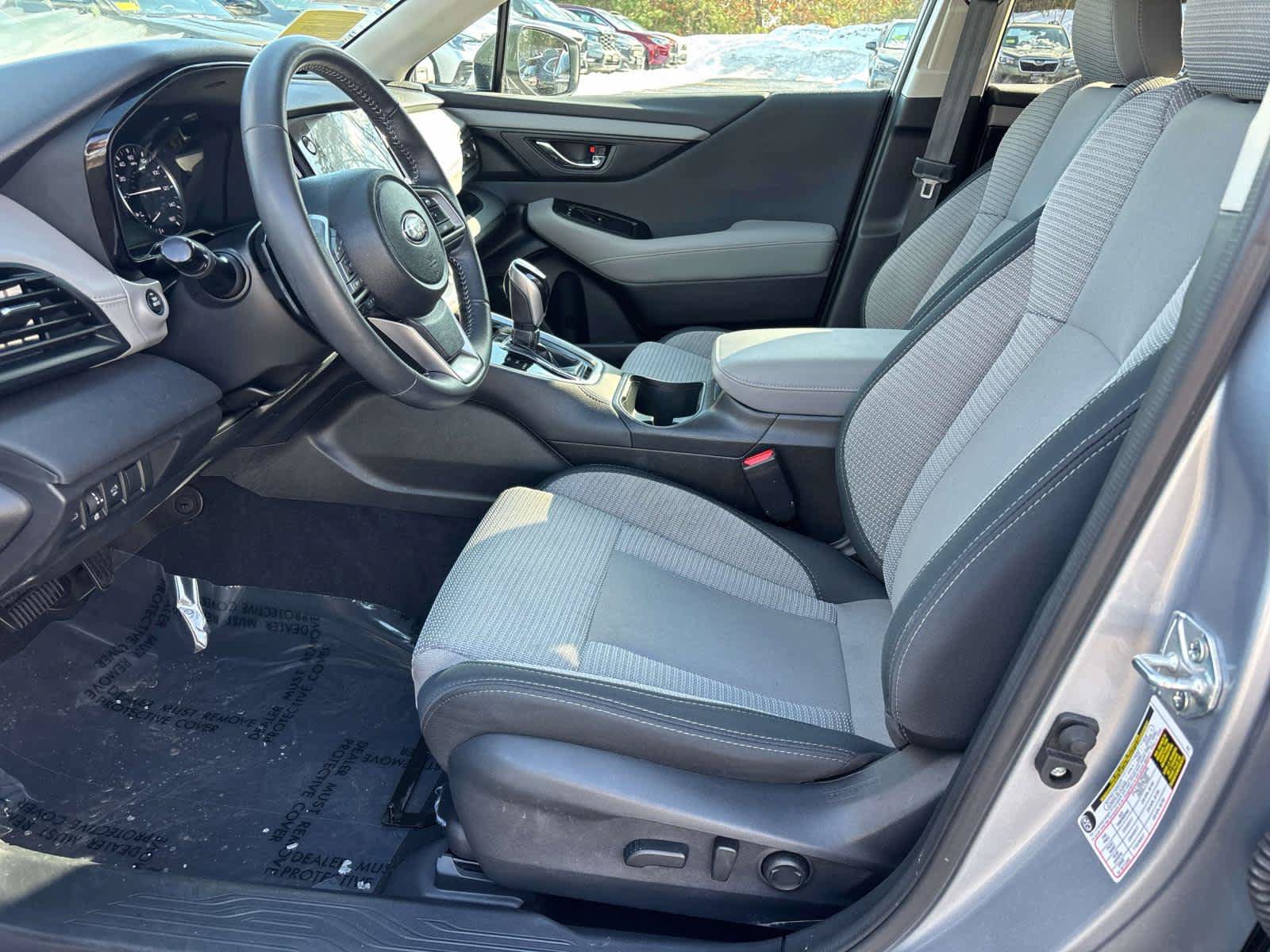 Used 2025 Subaru Outback Premium AWD/4WD image 7