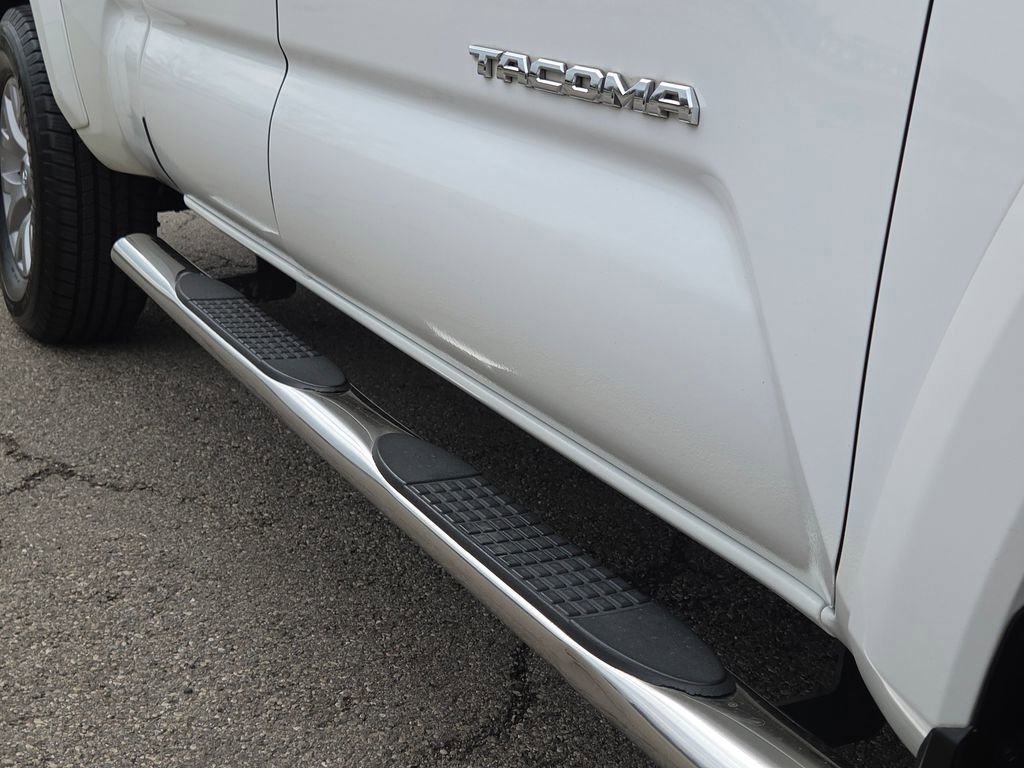 Used 2018 Toyota Tacoma SR5 image 8