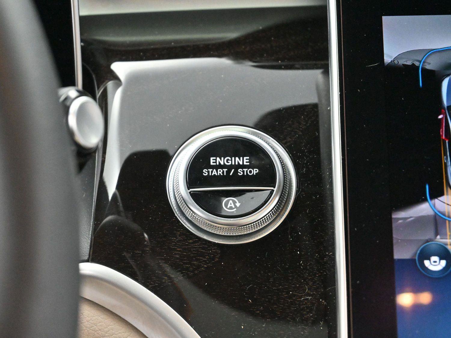 Used 2024 Mercedes-Benz GLC 300 4MATIC image 24