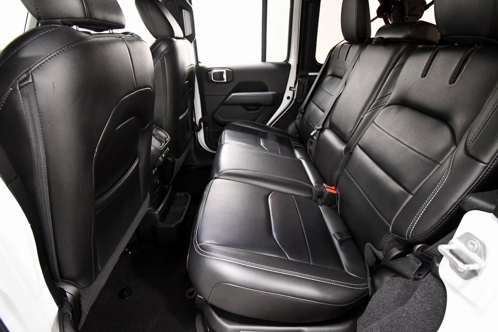 Used 2022 Jeep Wrangler Unlimited Sahara w/ Cold Weather Group image 13