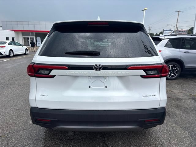 Used 2024 Toyota Grand Highlander AWD image 4