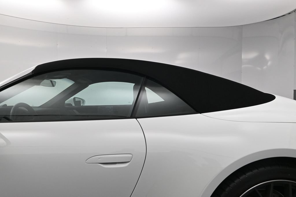 Certified 2025 Porsche 911 Carrera RWD image 30