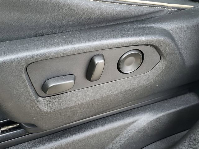 Used 2024 Chevrolet Suburban Premier AWD/4WD image 19