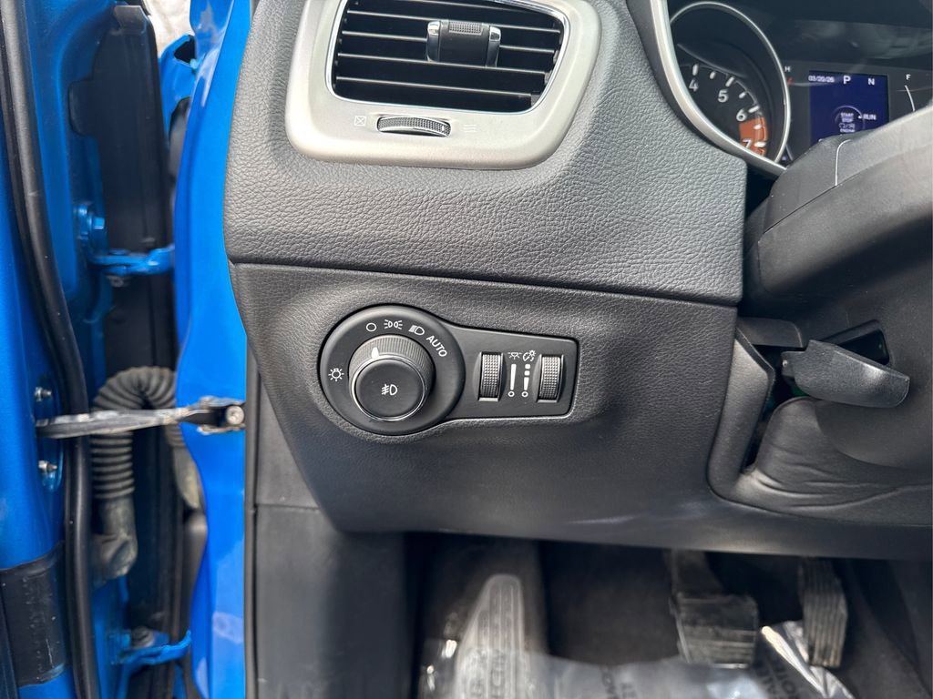 Used 2018 Jeep Compass Latitude w/ Cold Weather Group image 25