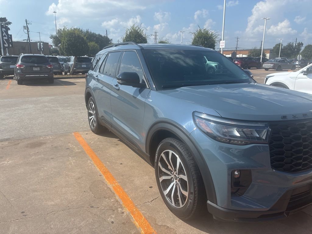 Used 2025 Ford Explorer ST-Line