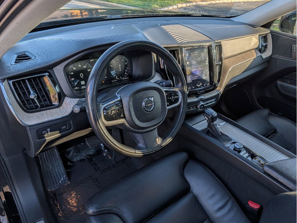 Used 2018 Volvo XC60 T5 Inscription w/ Convenience Package image 17