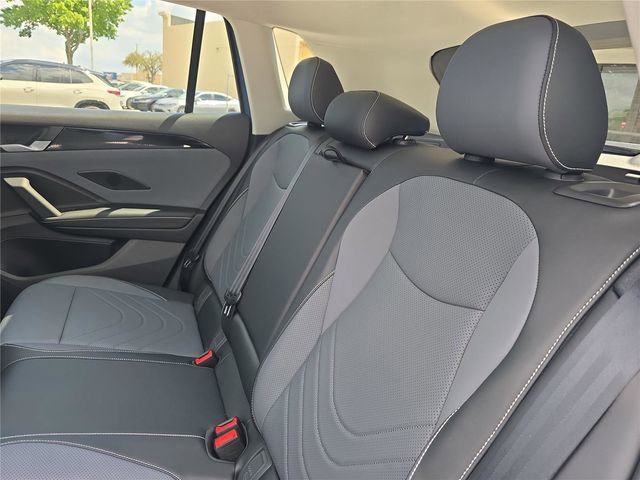 New 2026 Volkswagen Tiguan SE image 10