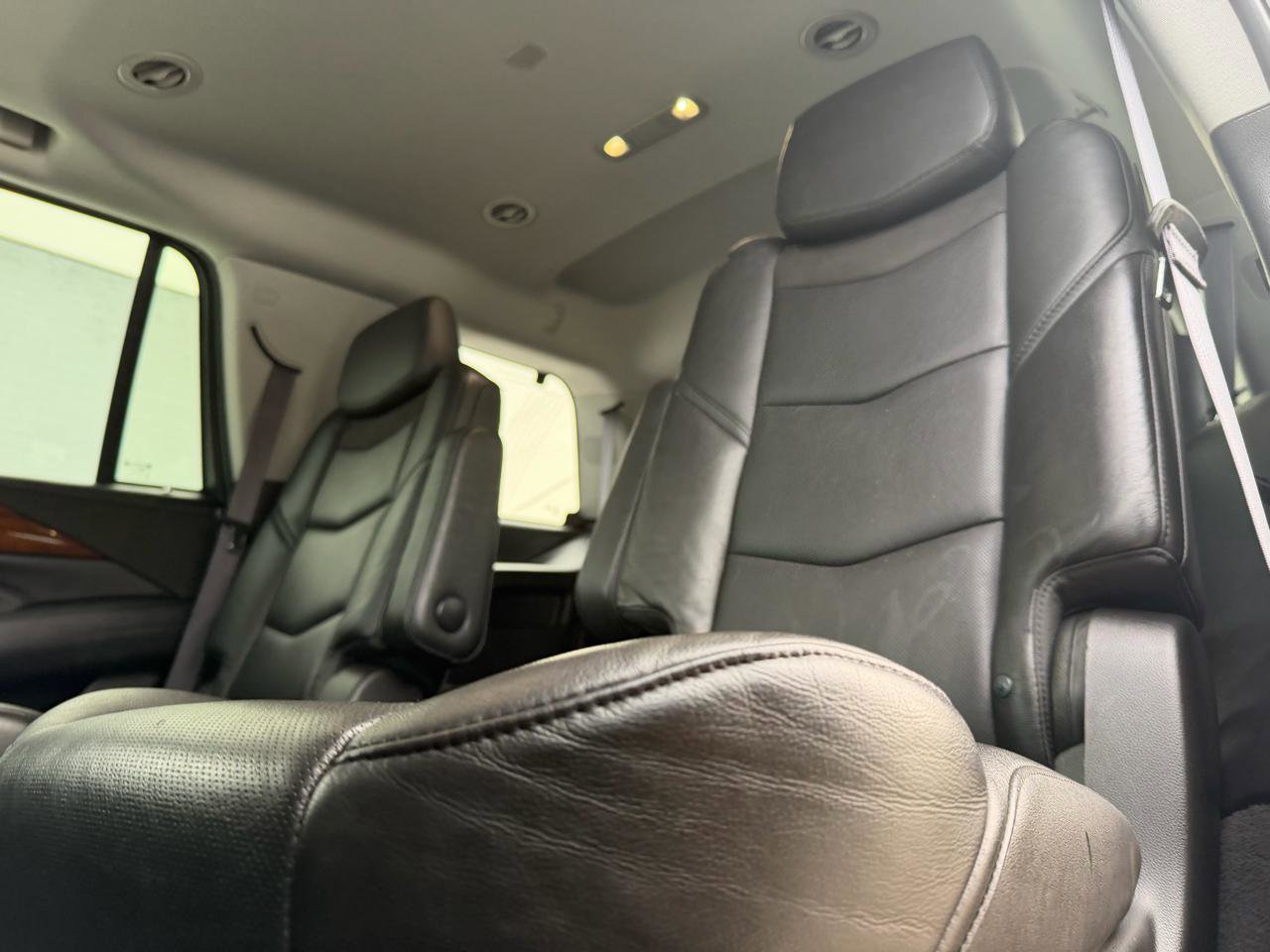 Used 2016 Cadillac Escalade Luxury image 10