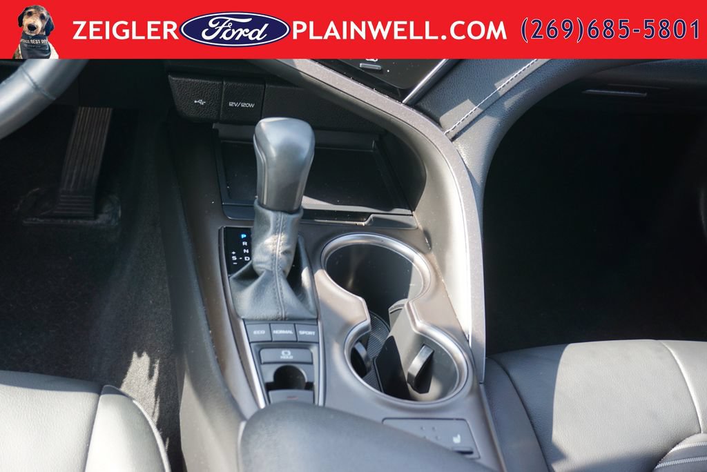 Used 2022 Toyota Camry SE w/ Cold Weather Package AWD/4WD image 15