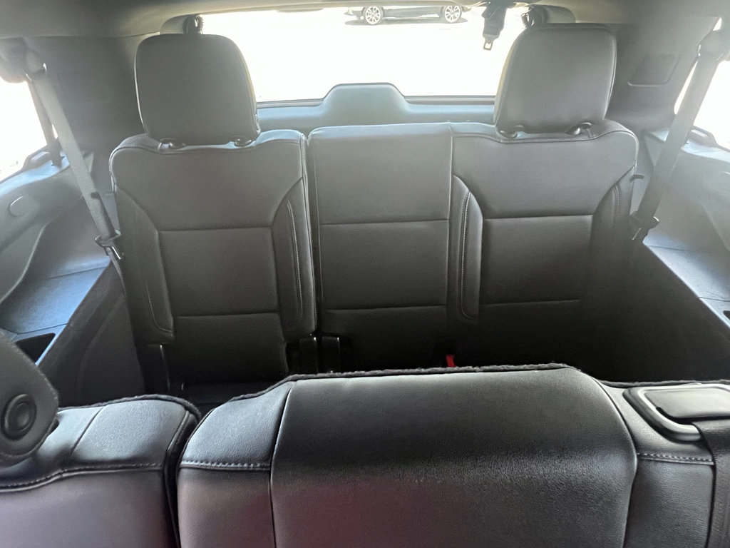 Used 2021 Chevrolet Tahoe Z71 w/ Z71 Off-Road Package AWD/4WD image 37