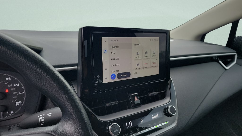 Used 2025 Toyota Corolla LE FWD image 16