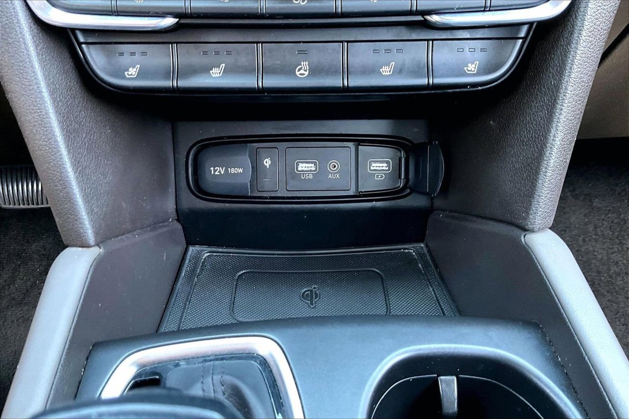 Used 2020 Hyundai Santa Fe Limited FWD image 18