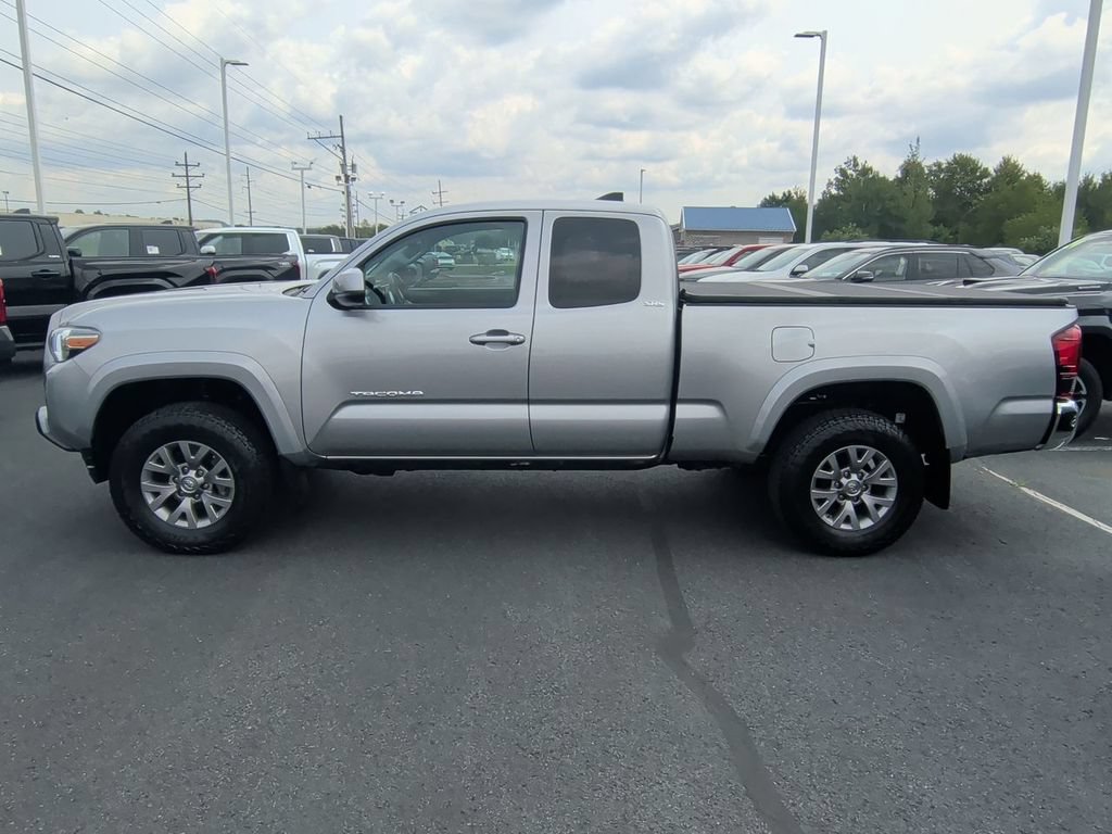 Used 2019 Toyota Tacoma SR5 AWD/4WD image 5