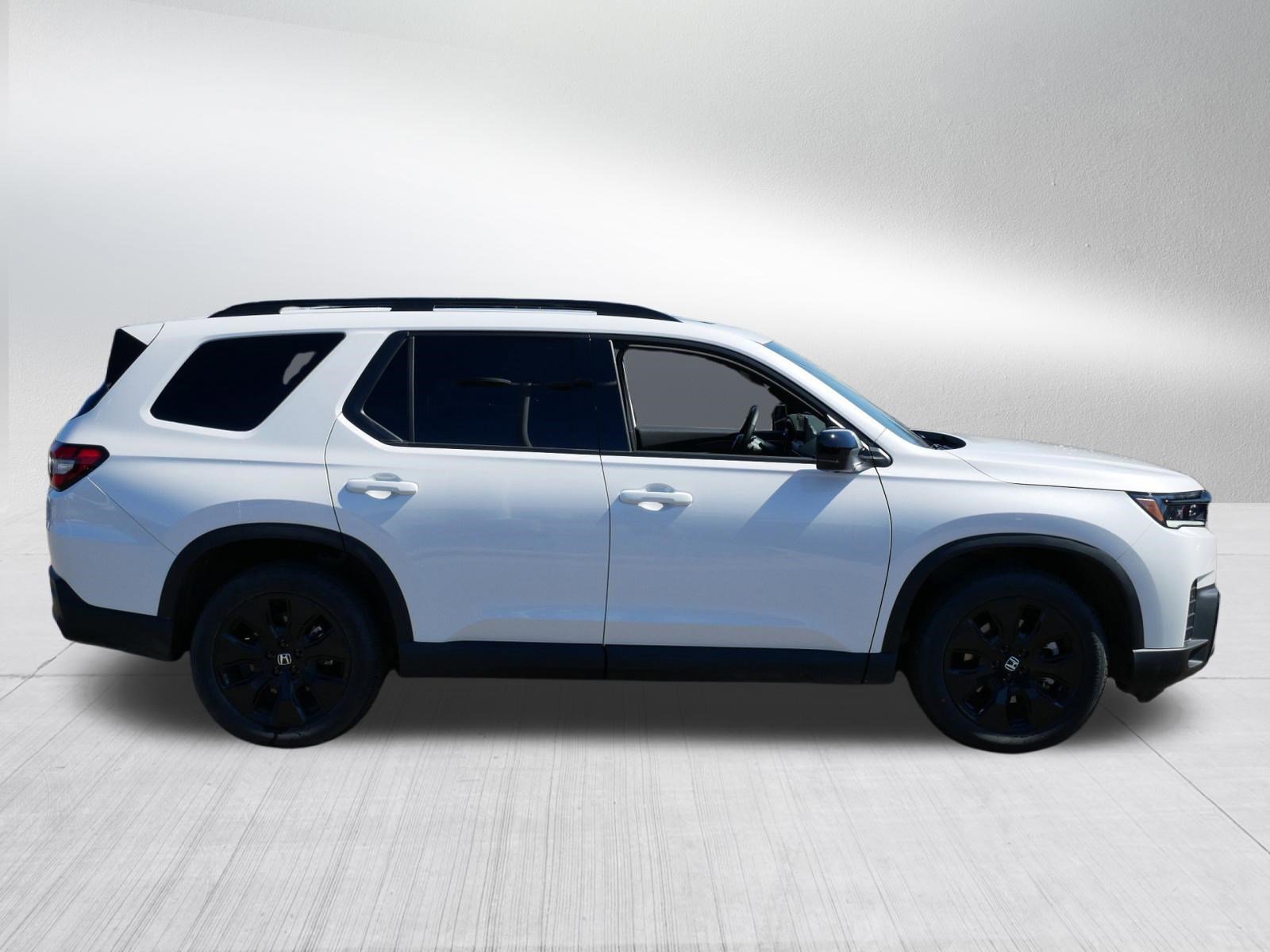 Certified 2026 Honda Pilot Black Edition image 8