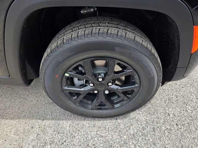 New 2026 Jeep Grand Cherokee Altitude RWD image 16