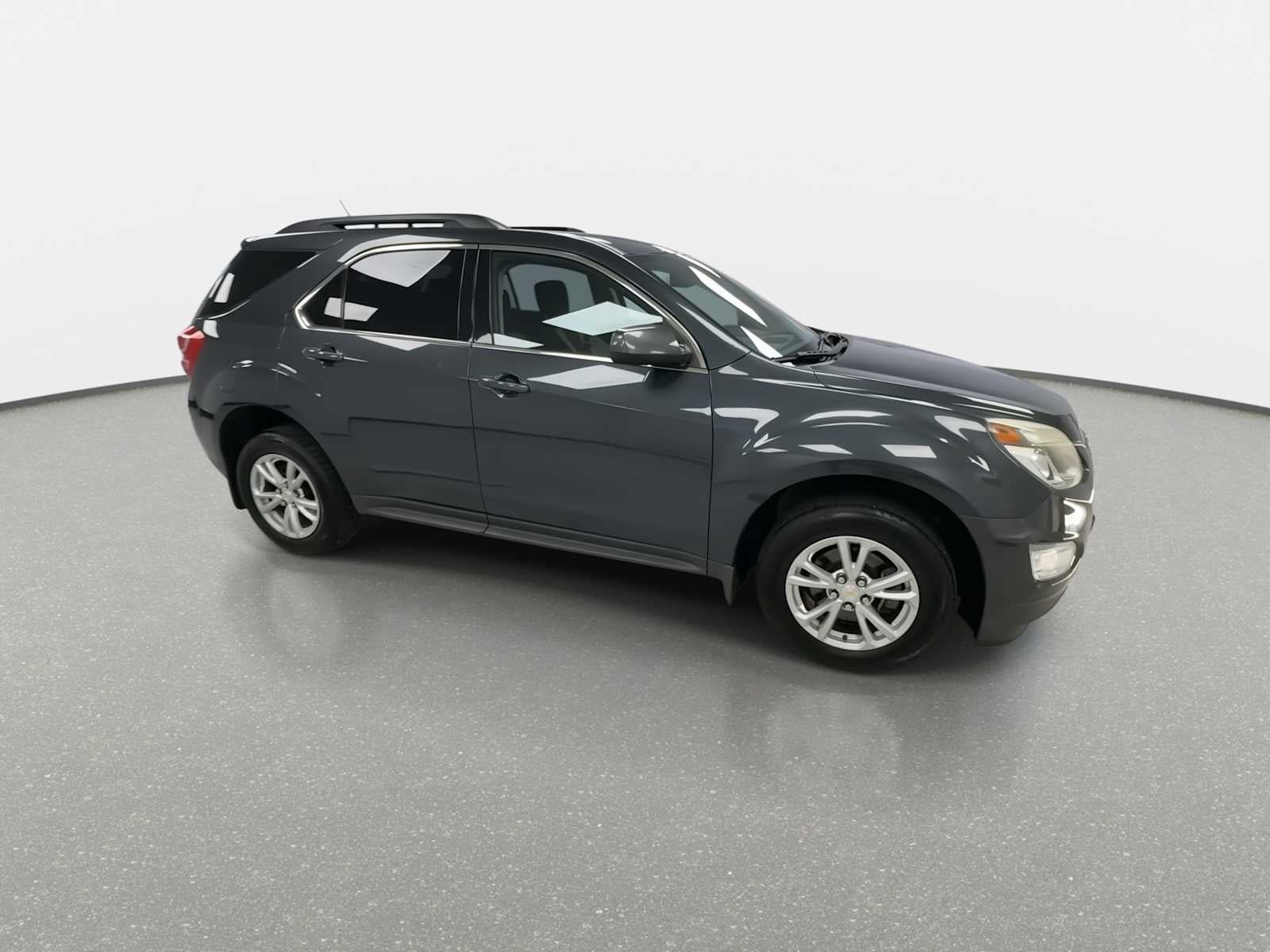 Used 2017 Chevrolet Equinox LT w/ Convenience Package FWD image 2